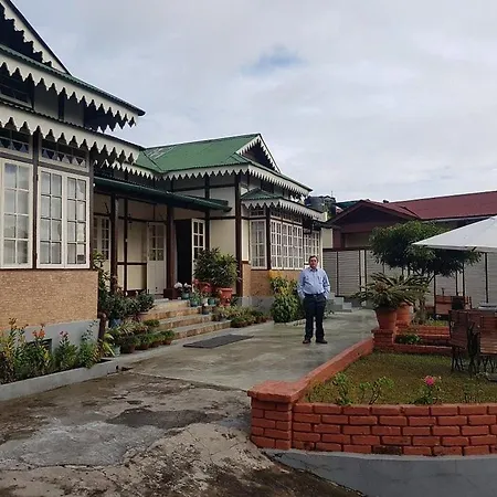 Cafe Shillong Bed & Breakfast-3